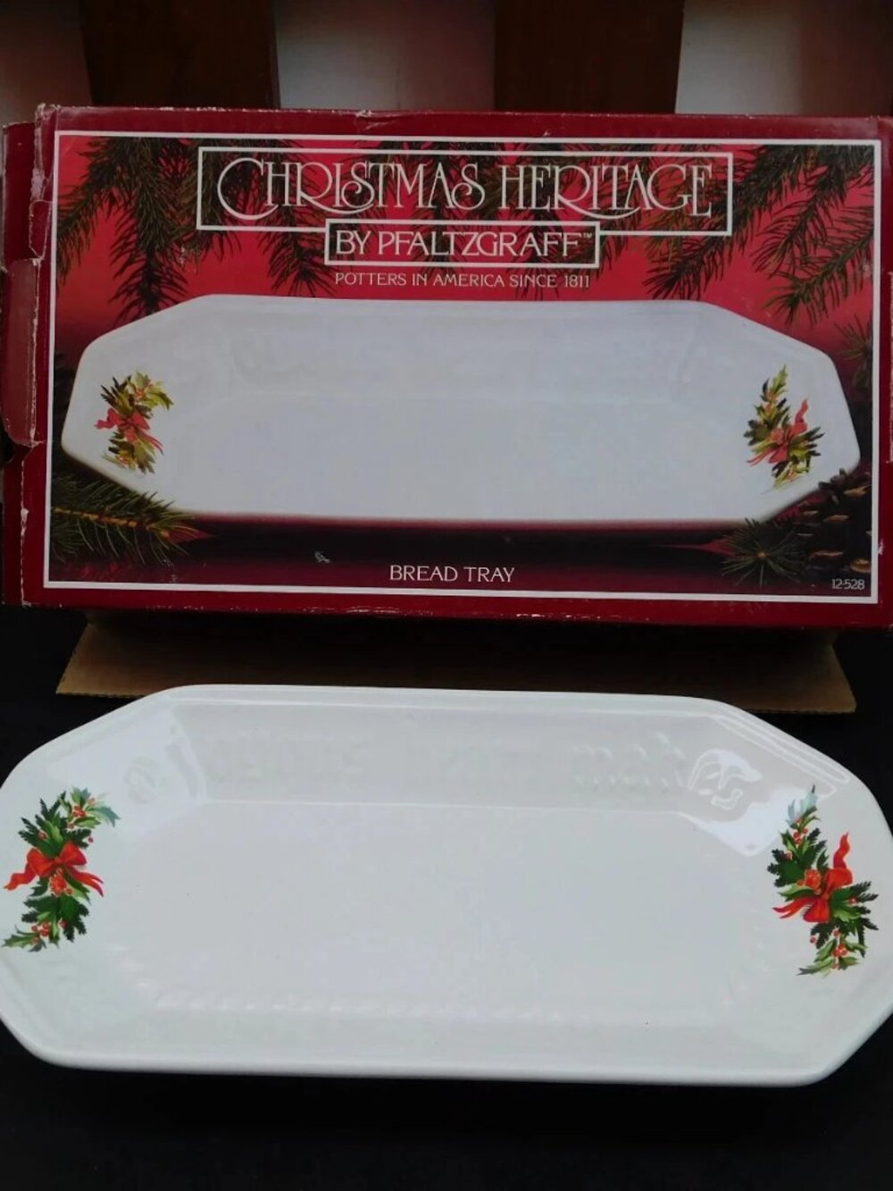 Pfaltzgraff Christmas Heritage 12 3/8" Bread Tray Holiday Holly Berries